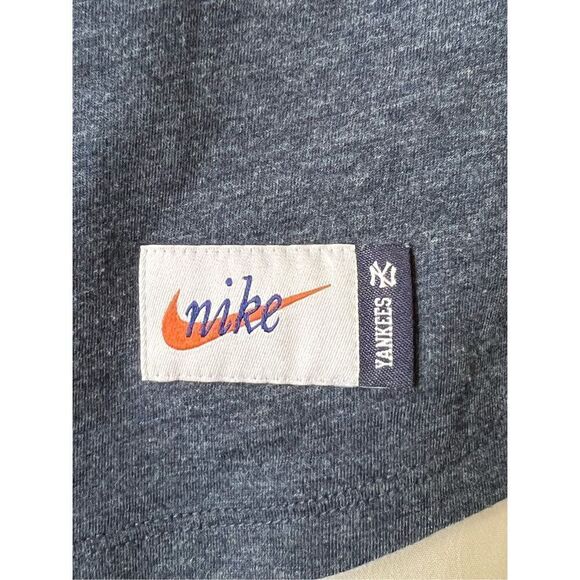 MLB New York Yankees 1/2 Sleeve Tee Size Small - Picture 8 of 10